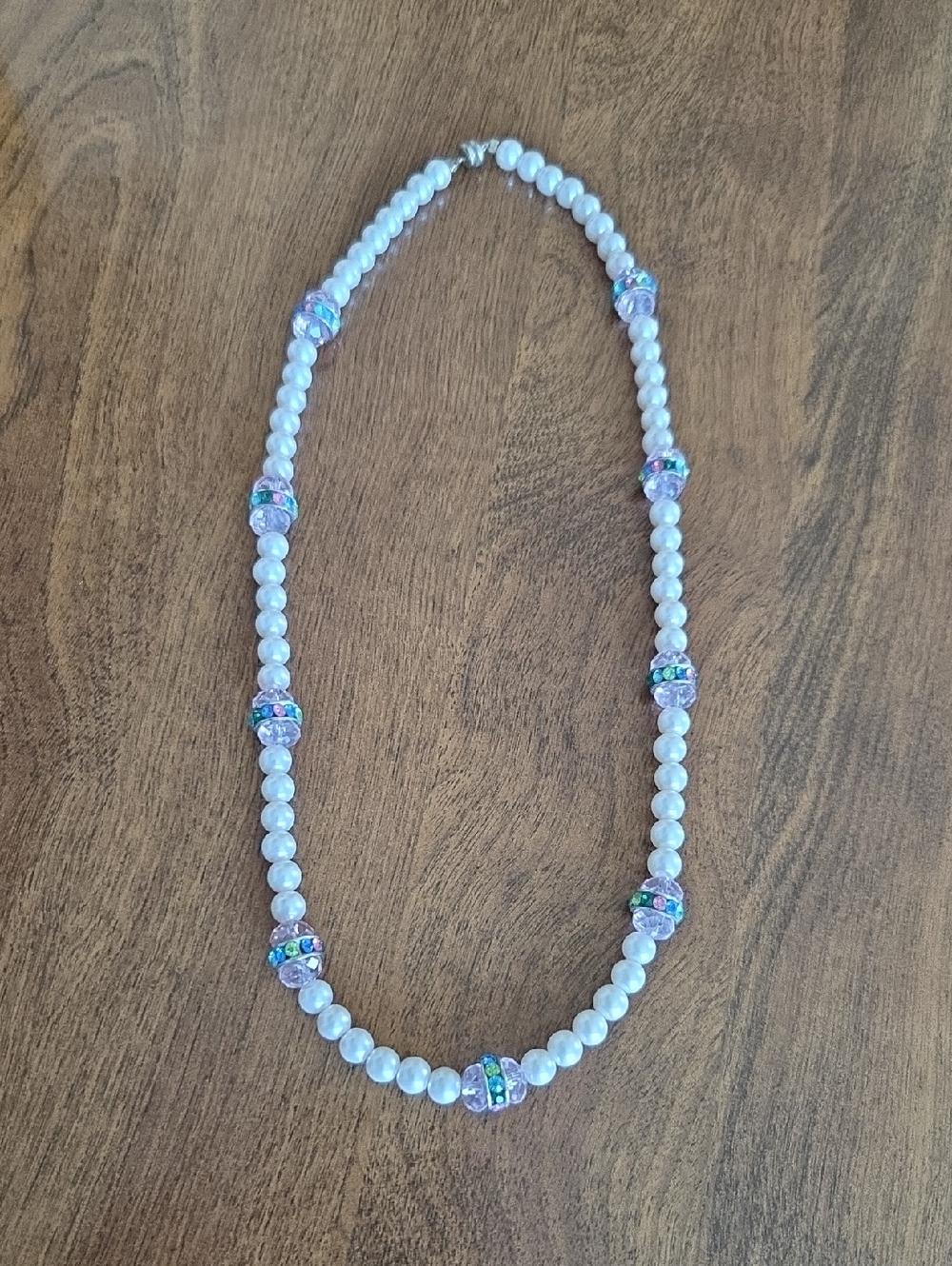 Classic White Faux Pearl Necklace with Iridescent Accent Beads